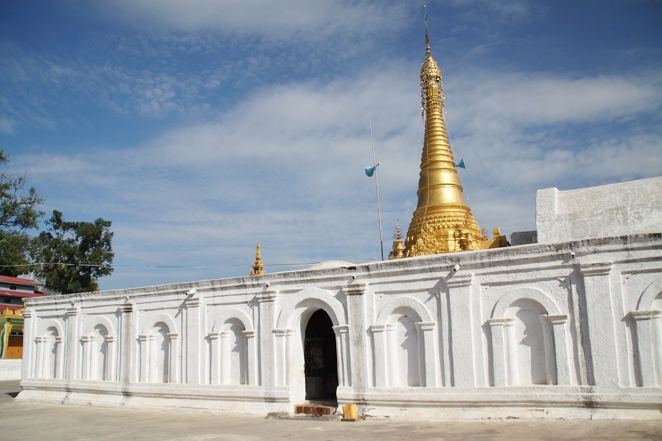 A Shrine Next to Shwe Yan Pyay